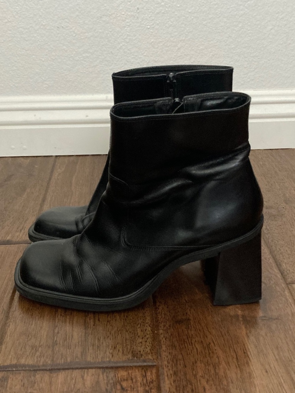 NINE WEST Leather Block Heel Square Toe Boots Black Leather 90's Chunky sz 8